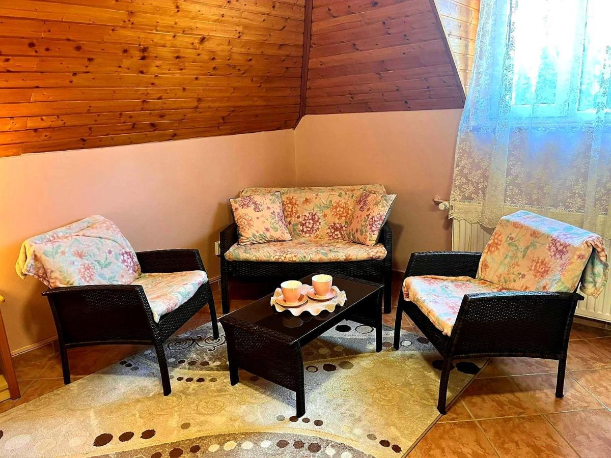 Dora Studio Apartmanok Zalakaros Extérieur photo