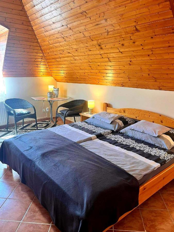 Dora Studio Apartmanok Zalakaros Extérieur photo