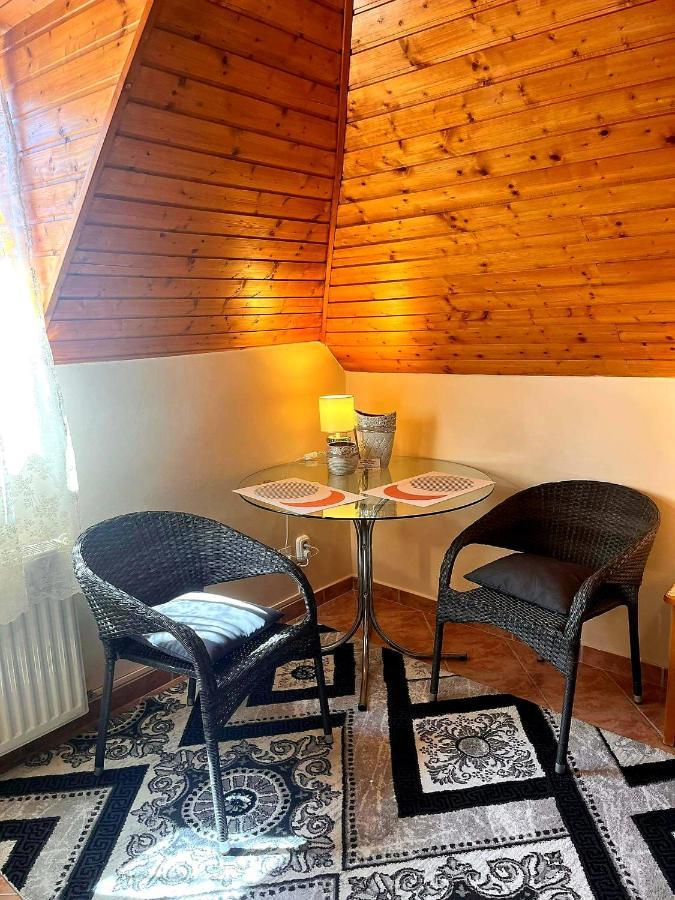 Dora Studio Apartmanok Zalakaros Extérieur photo