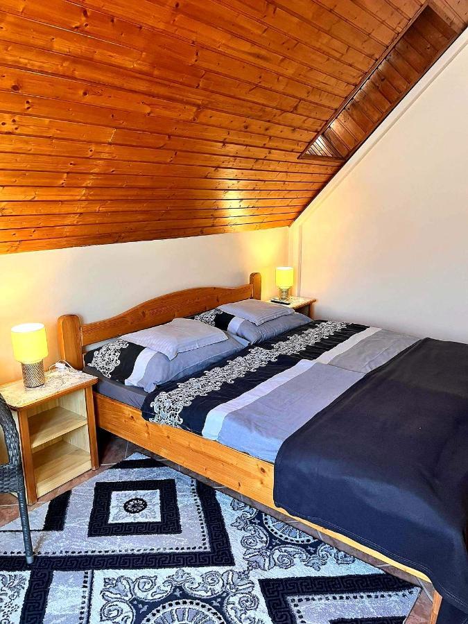 Dora Studio Apartmanok Zalakaros Extérieur photo