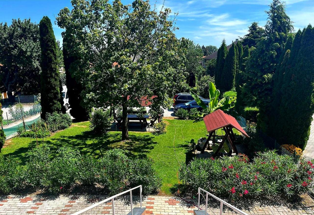 Dora Studio Apartmanok Zalakaros Extérieur photo