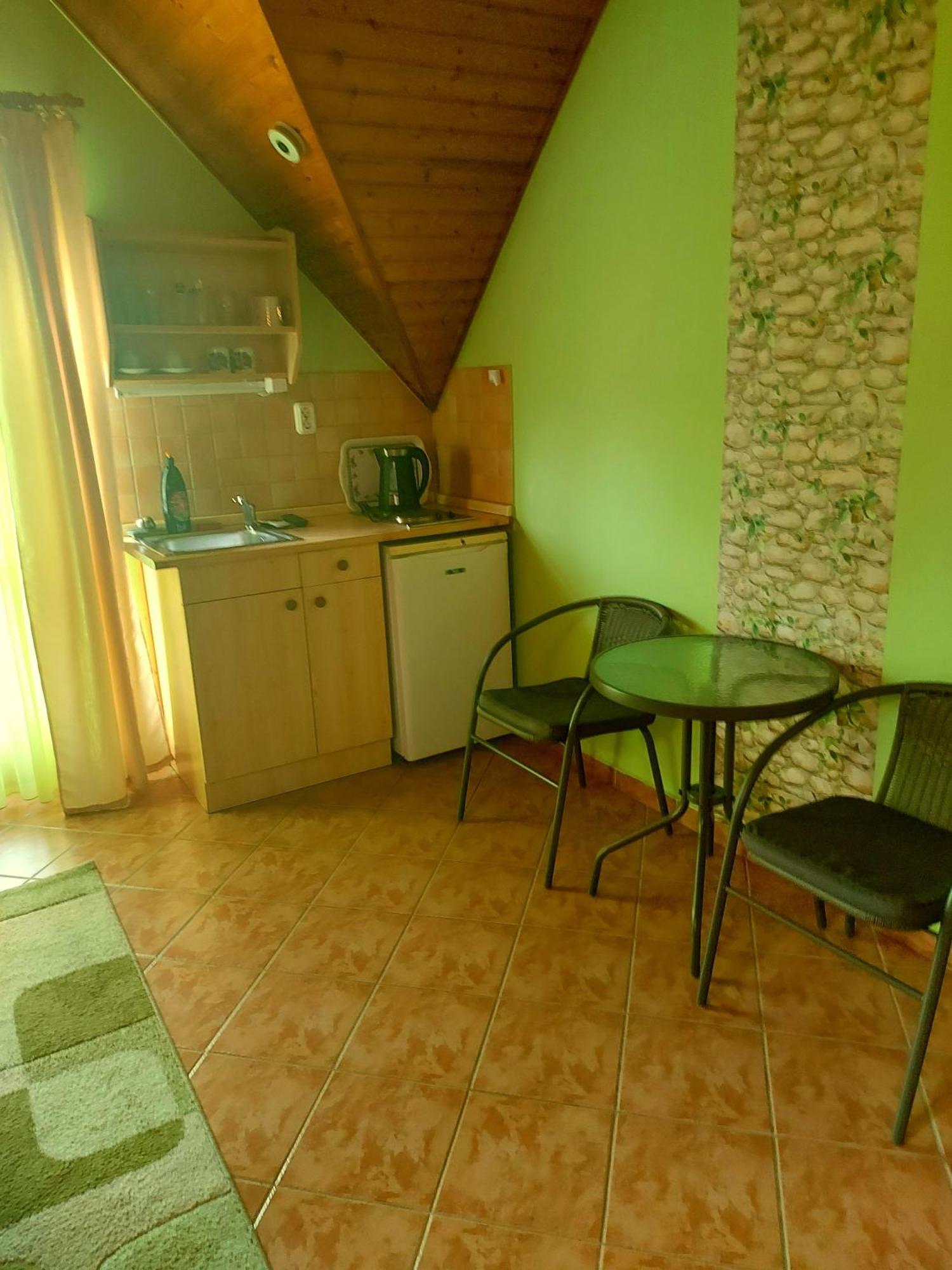 Dora Studio Apartmanok Zalakaros Extérieur photo