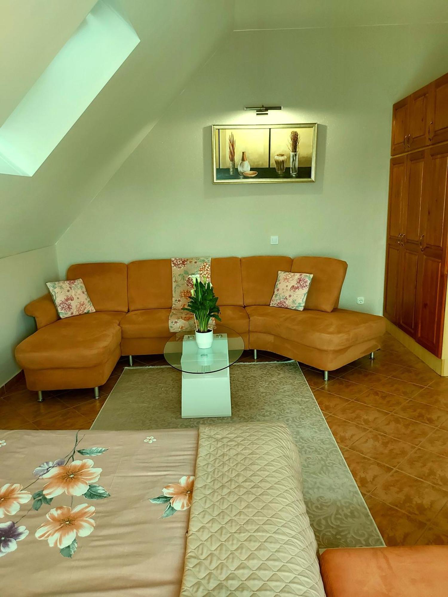 Dora Studio Apartmanok Zalakaros Extérieur photo