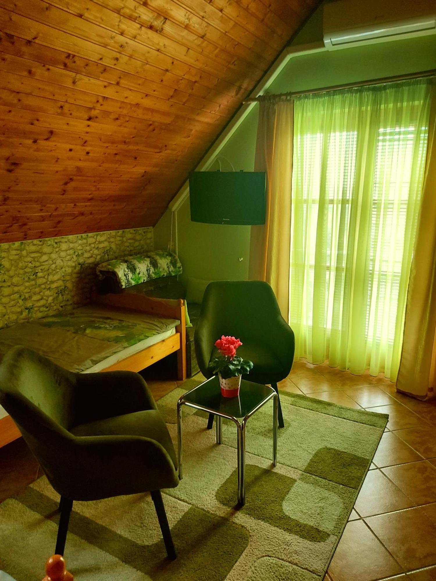 Dora Studio Apartmanok Zalakaros Extérieur photo