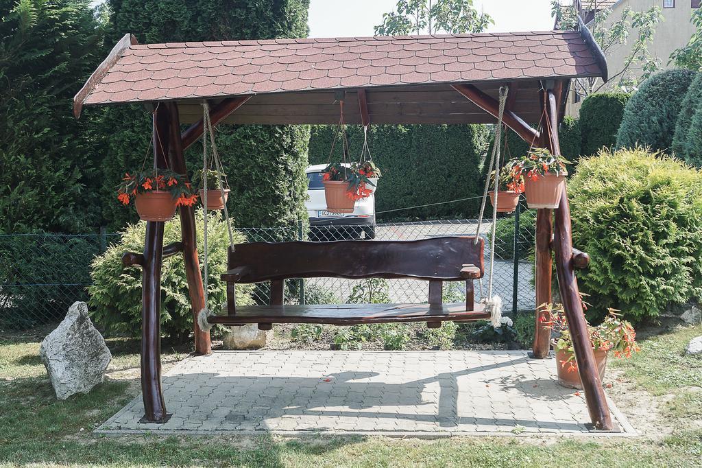 Dora Studio Apartmanok Zalakaros Extérieur photo